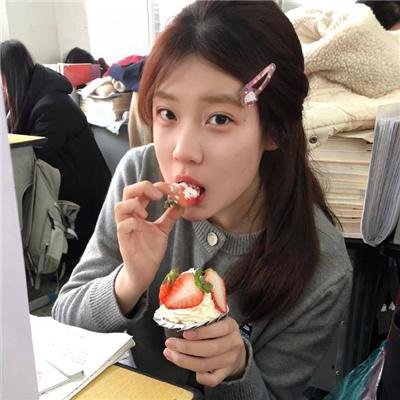 九个女仔一只鬼